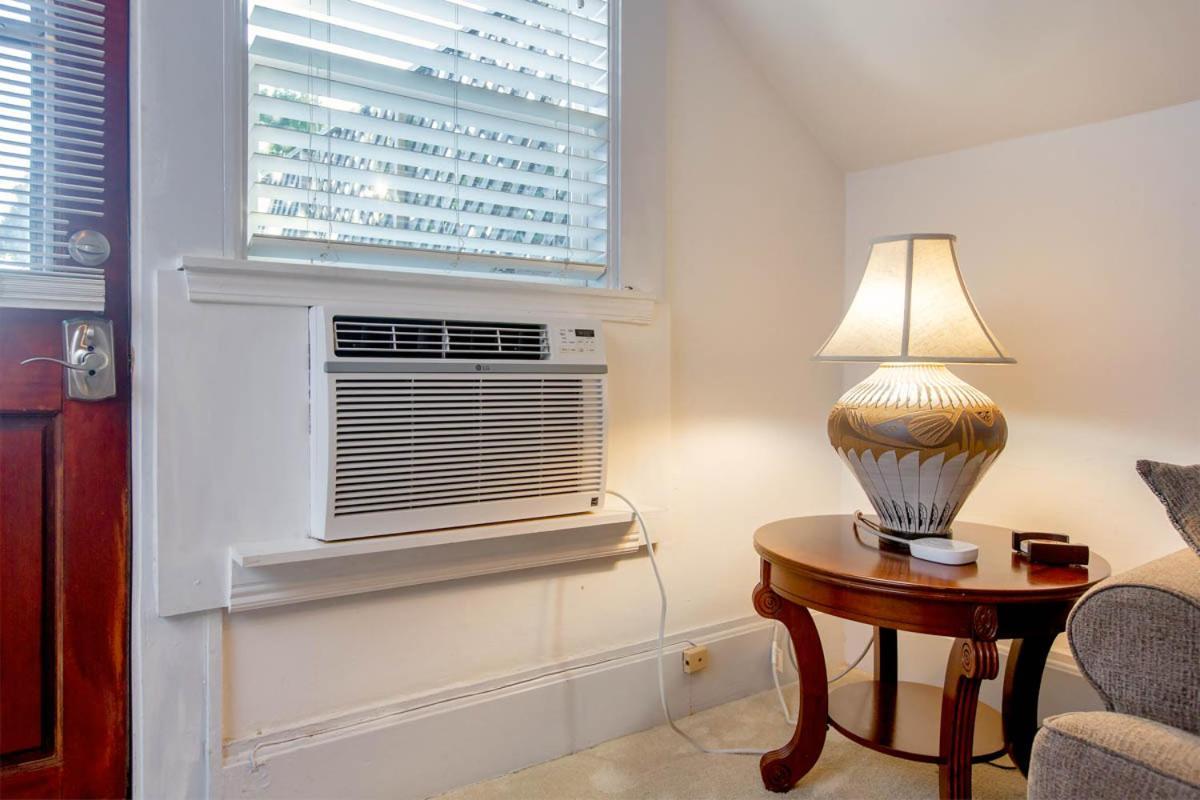 Alameda 3Br Unique Victorian Penthouse With Deck And Outdoor Furniture, Ac, 3 Blocks To Beach & Shopping Center & 2 Free Parking Spaces מראה חיצוני תמונה