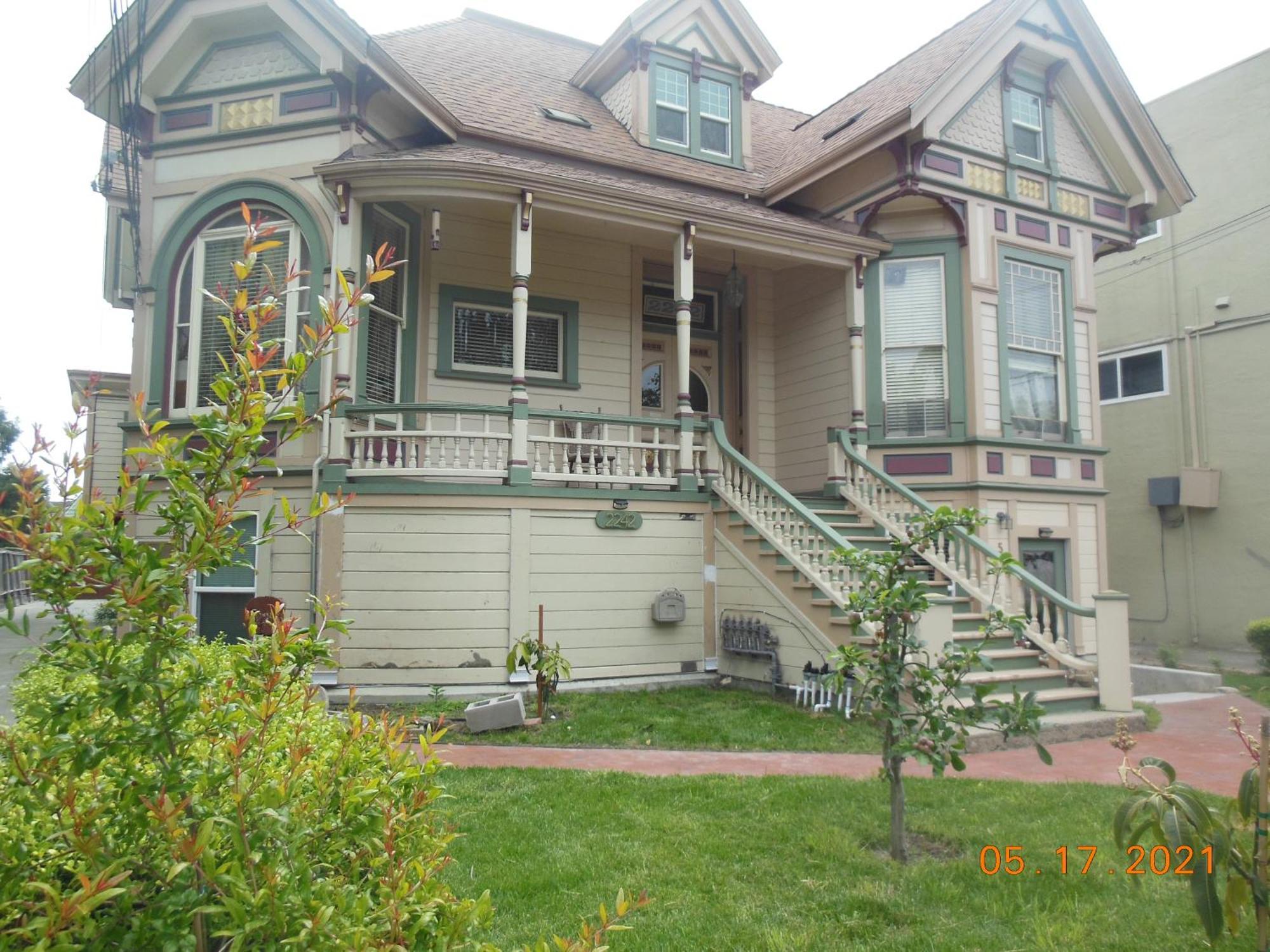 Alameda 3Br Unique Victorian Penthouse With Deck And Outdoor Furniture, Ac, 3 Blocks To Beach & Shopping Center & 2 Free Parking Spaces מראה חיצוני תמונה