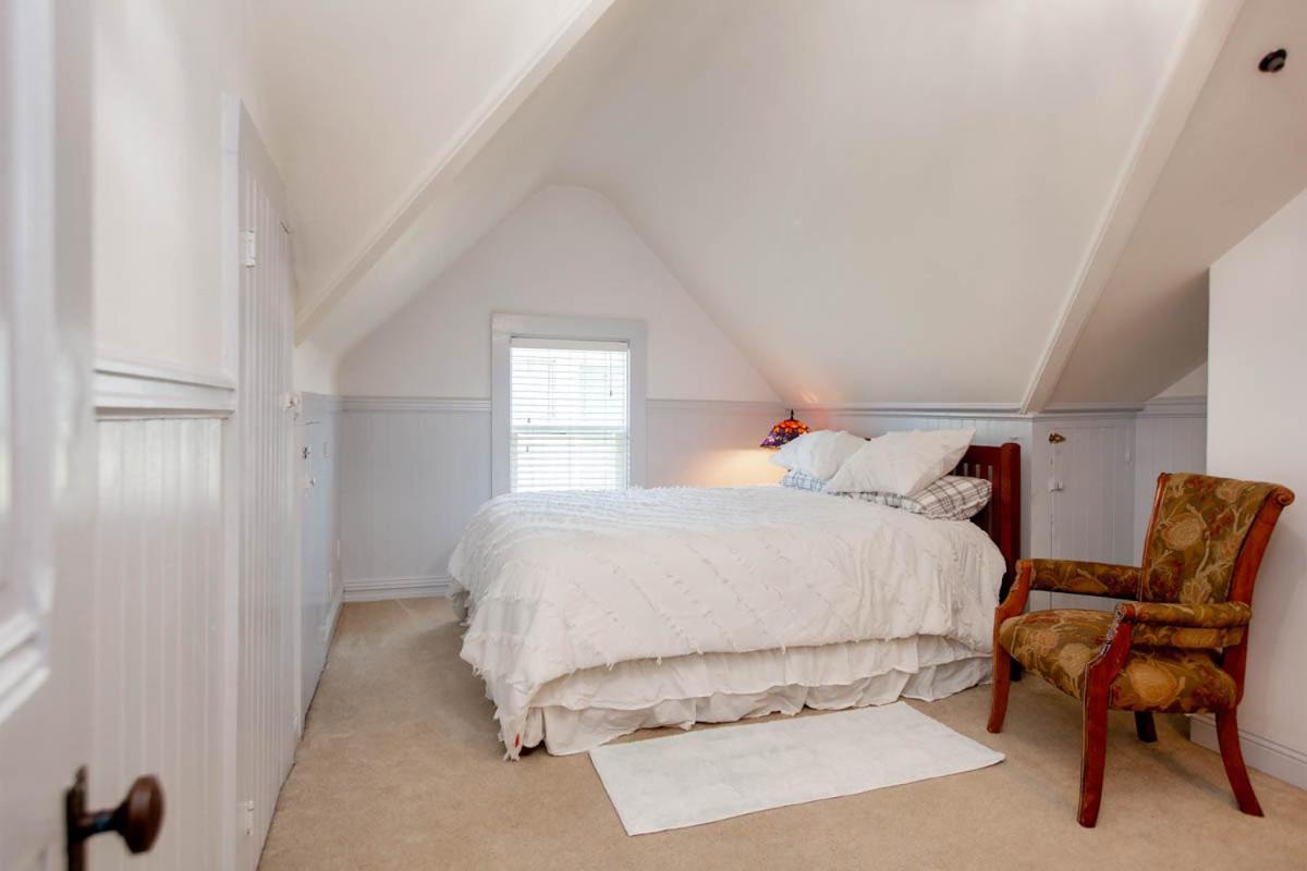 Alameda 3Br Unique Victorian Penthouse With Deck And Outdoor Furniture, Ac, 3 Blocks To Beach & Shopping Center & 2 Free Parking Spaces מראה חיצוני תמונה