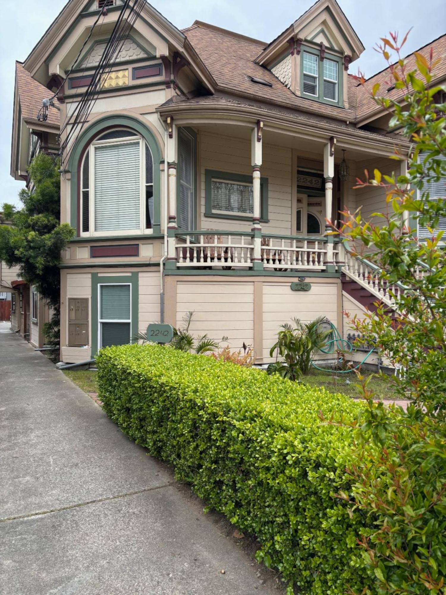 Alameda 3Br Unique Victorian Penthouse With Deck And Outdoor Furniture, Ac, 3 Blocks To Beach & Shopping Center & 2 Free Parking Spaces מראה חיצוני תמונה